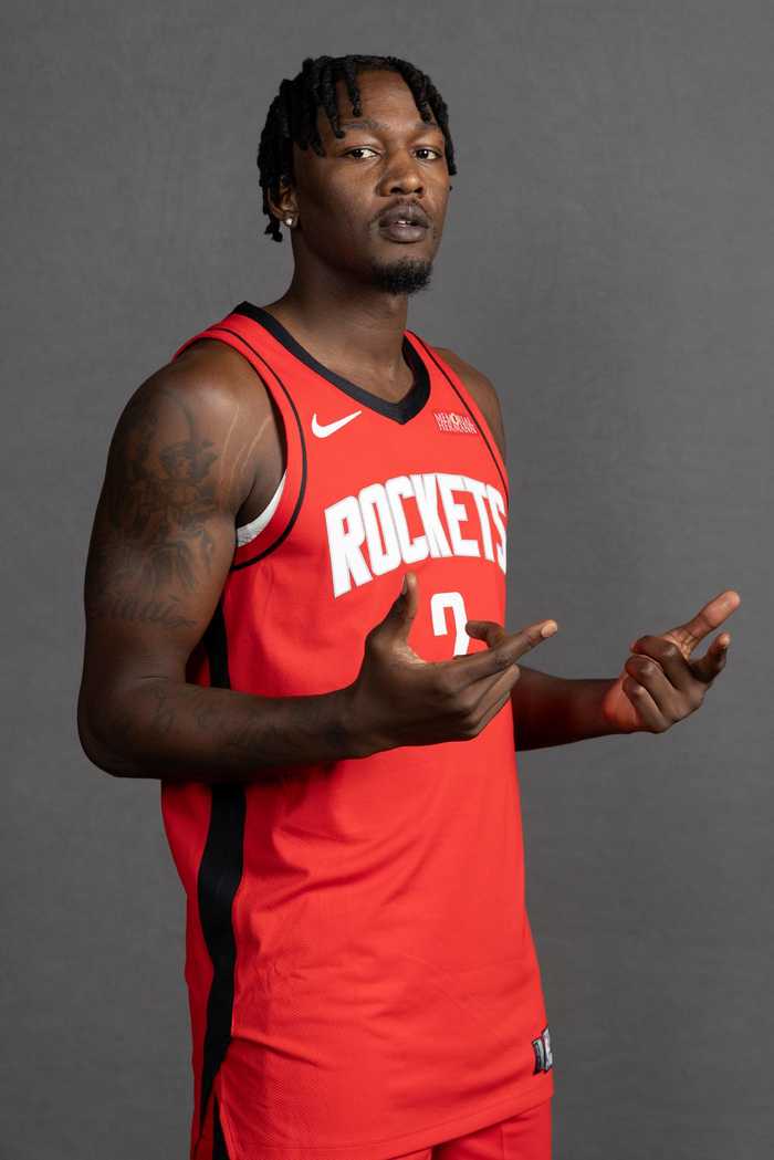 彻底被遗忘？大比分0-2 重要引援芬尼-史密斯依旧没有出场时间