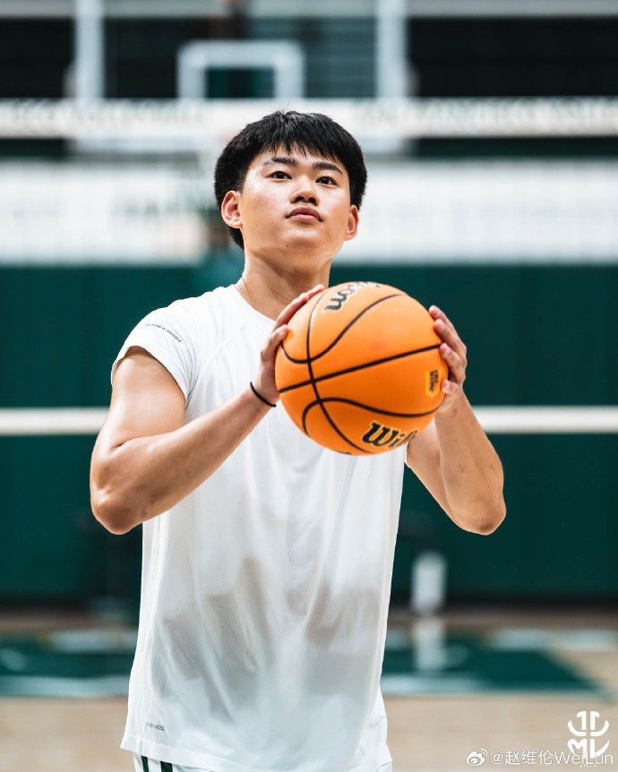 媒体人：王俊杰是核心球员 赵维伦在NCAA的处境和瀚森在NBA的类似