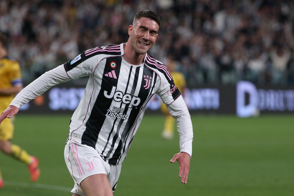 DV9:频繁换帅我们绝对有责任 大家有期待我也希望单赛季进100球 DV9:频繁换帅我们绝对有责任 大家有期待我也希望单赛季进100球